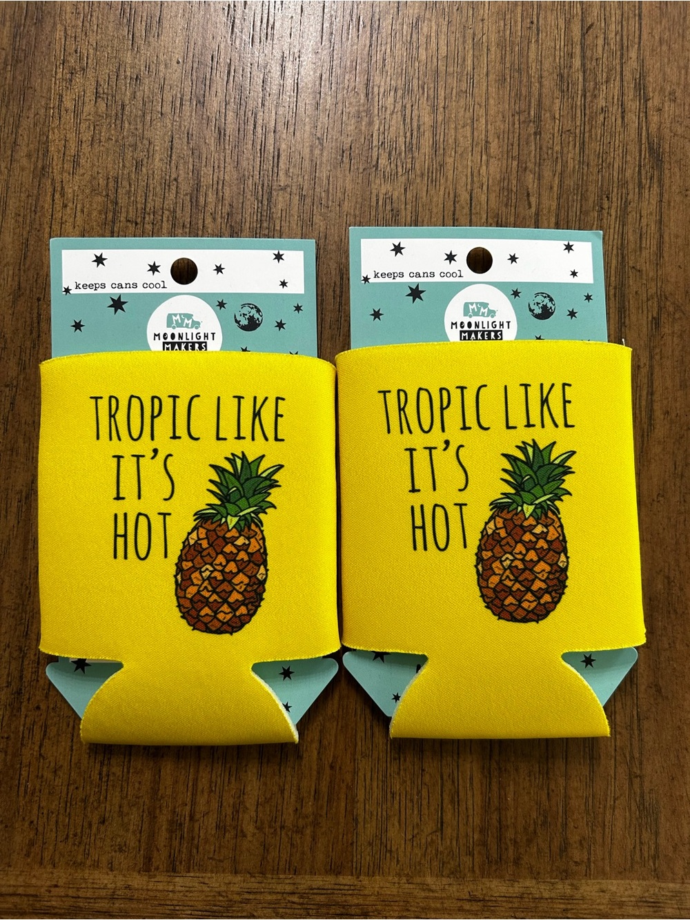 NEW “Tropic Like It's Hot” Yellow Pineapple Can Cooler (Set of 2) 🍍